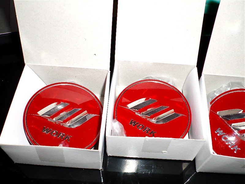 Work RED CENTER CAPS 18x9 +25, 5x114.3 by Tom L. ›